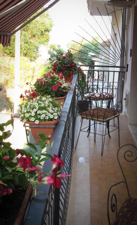 Tano'S Apartment Giardini Naxos Exterior photo